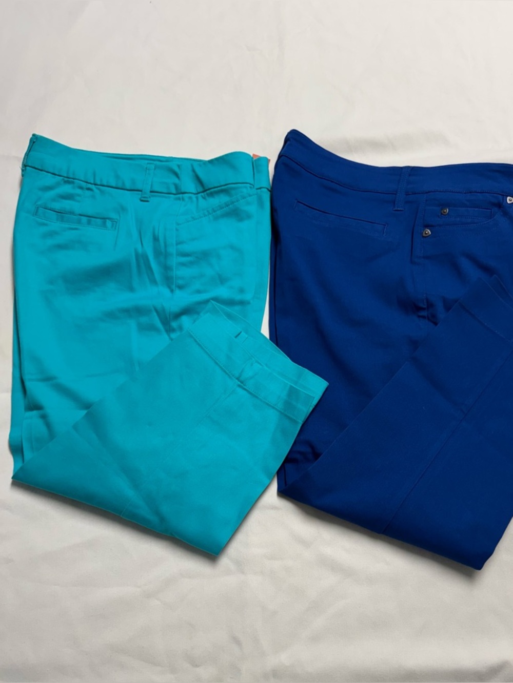 St. John's Bay Turquoise Crop Capri Pants and new directions size 6 capri navy!!